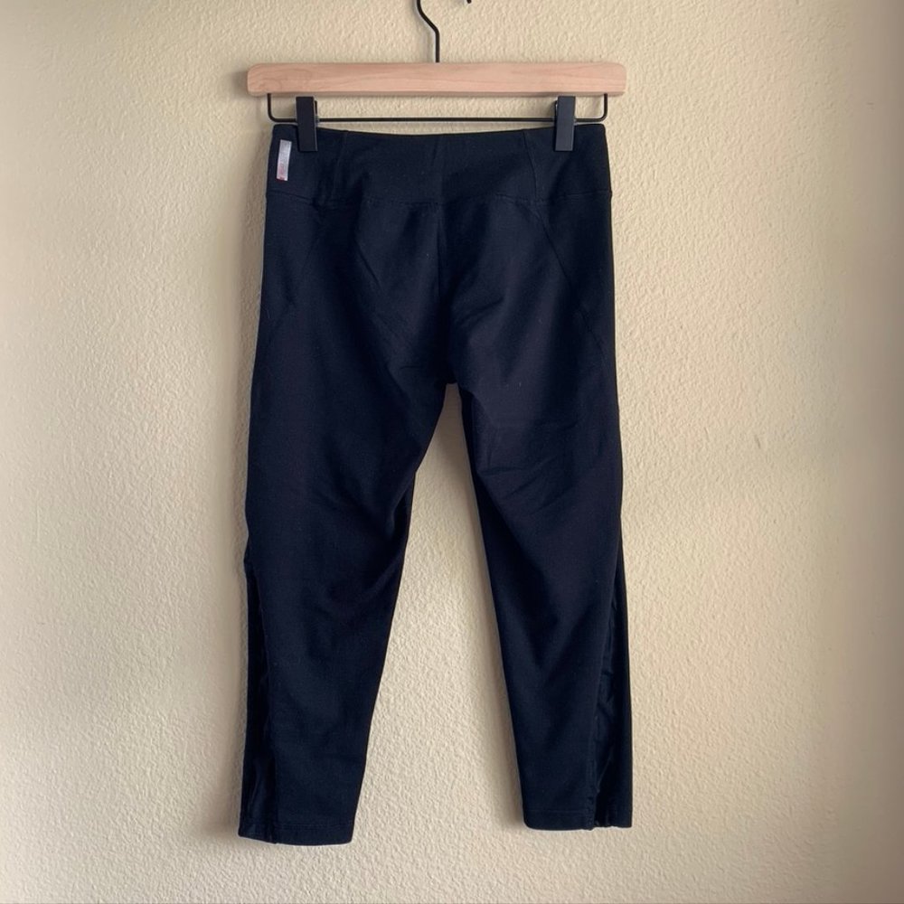 Zella Crop Leggings with Mesh Sides - Picture 3 of 5
